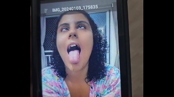 Margarida deu a bucetinha e tá cobrando tudo na maquininha, aceita cartão e deixa você fuder ela