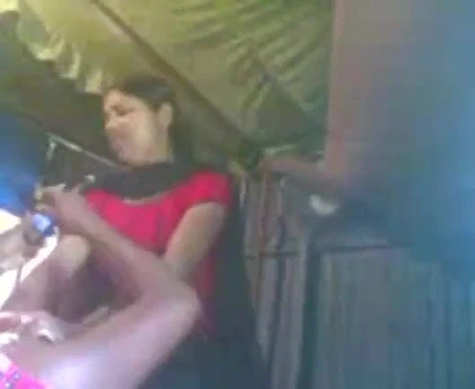 Aunty ne dusre ka lund pe nachi